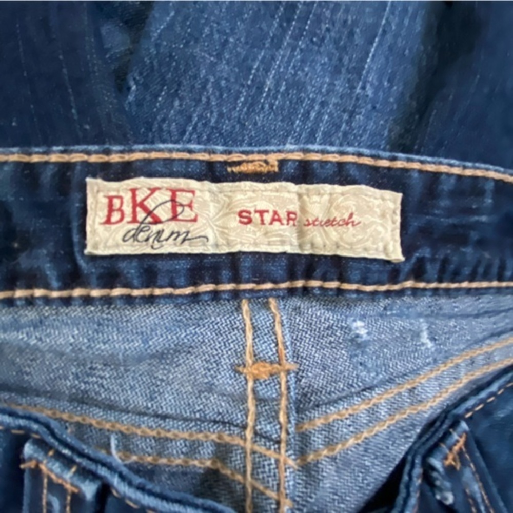 BKE Capris Shorts Women’s 26 Dark Wash Denim Rolled Cuffs Star Stretch - Picture 11 of 16